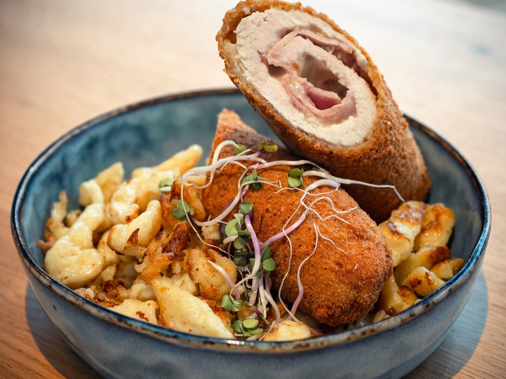 Cordon bleu croustillant et ses spaetzles