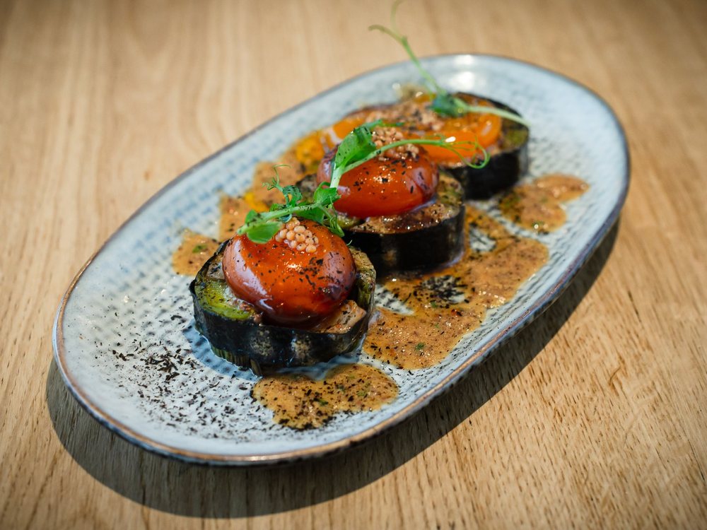 Légumes rôtis et tomates confites, assiette végétarienne